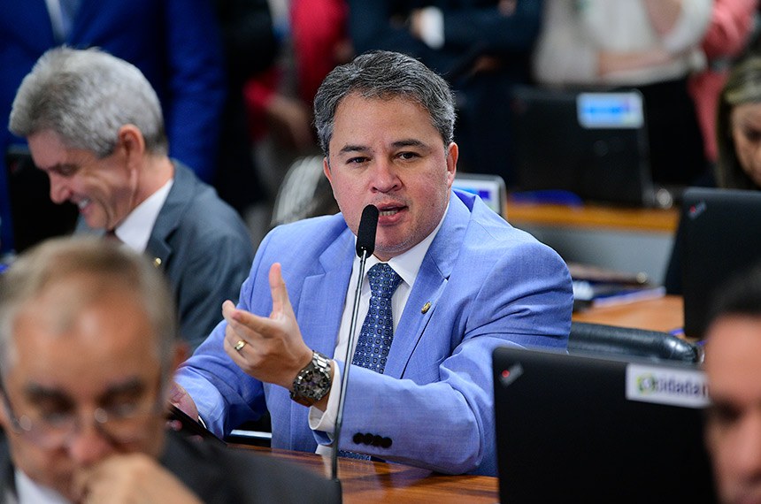 Com tempo de TV e independência, Efraim não tem pressa na Capital